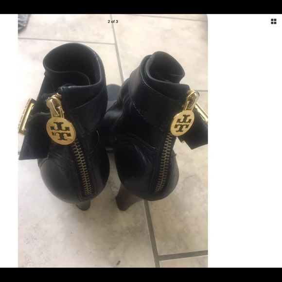 Tory Burch Shoes - 🧚🏻♂️HOST PICK 1/6 🎊Tory B Leather Booties